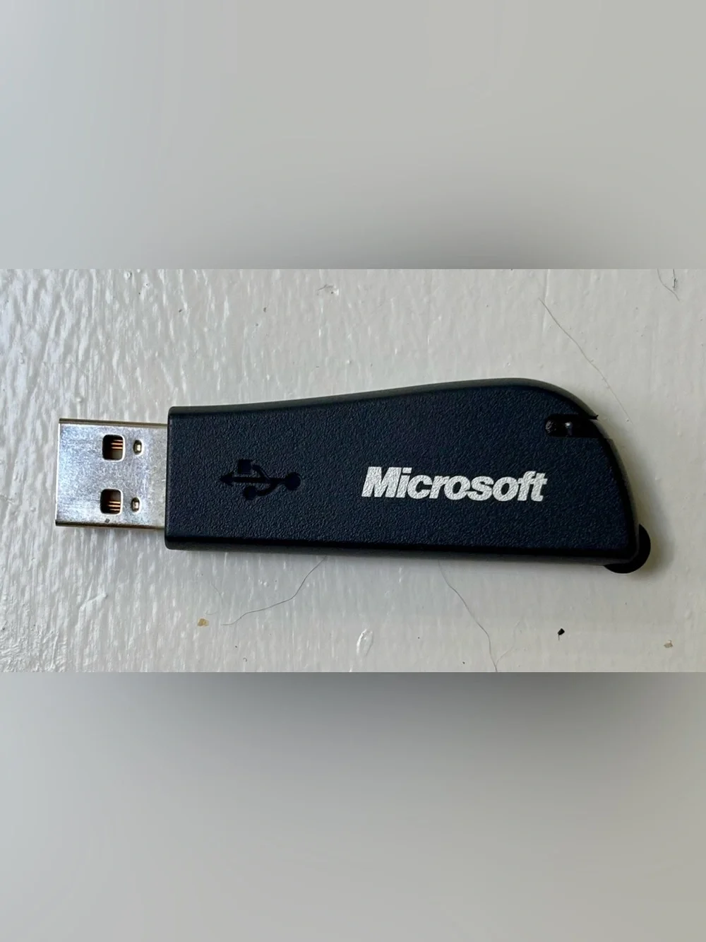 Microsoft Wireless Notebook Optical Mouse 3000 Model 1056 USB RECEIVER ONLY
